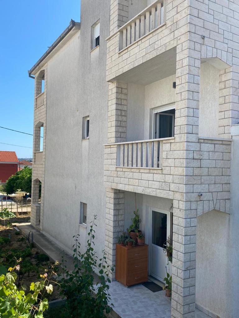 Apartmani Josipa Трогир Экстерьер фото
